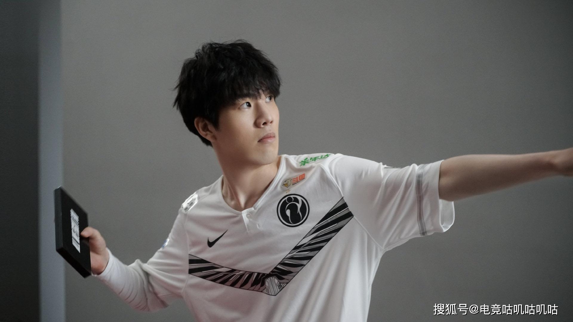 TheShy迎来三赛季高光表现，尤文图斯球迷沸腾！的简单介绍