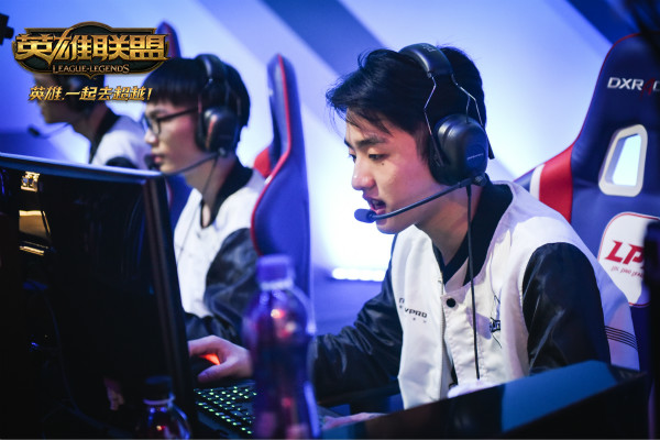 包含Doinb在日本队比赛中比分优势明显，出色防守引发热议！的词条