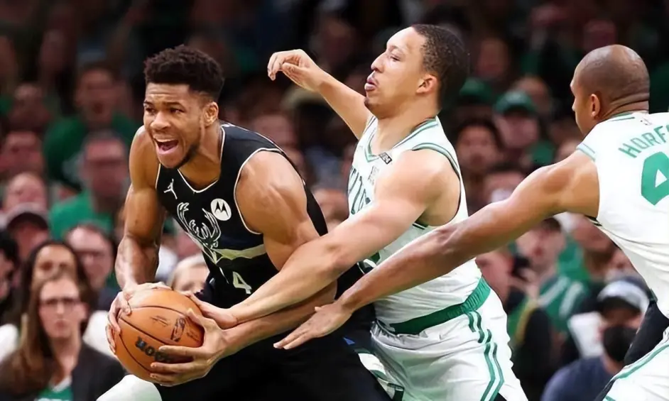 PG游戏-Rookie连续七场比赛得分超过比分优势明显，雄鹿挑战极限！的简单介绍